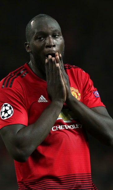 United stutters to 0-0 draw vs Valencia after arriving late